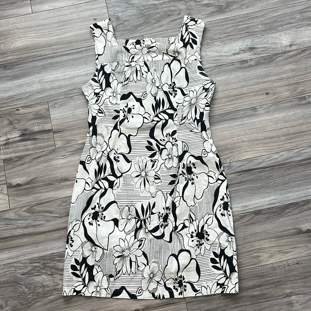 Sleeveless Fitted Sheath Floral Dress